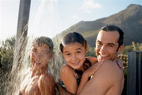 dad and daughter shower|Father/daughter showering together